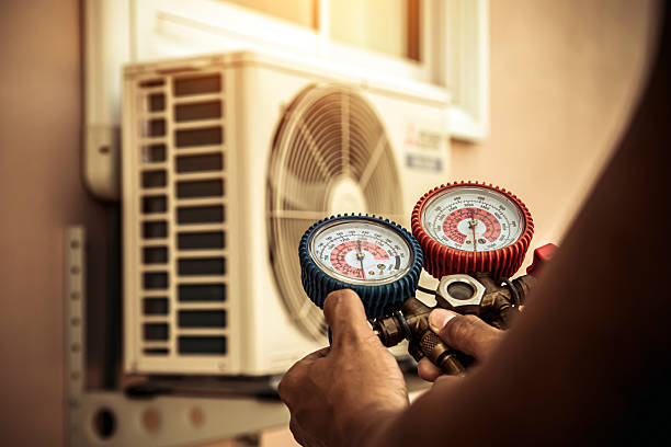 Professional Ac Installation technician working in Arp, TX